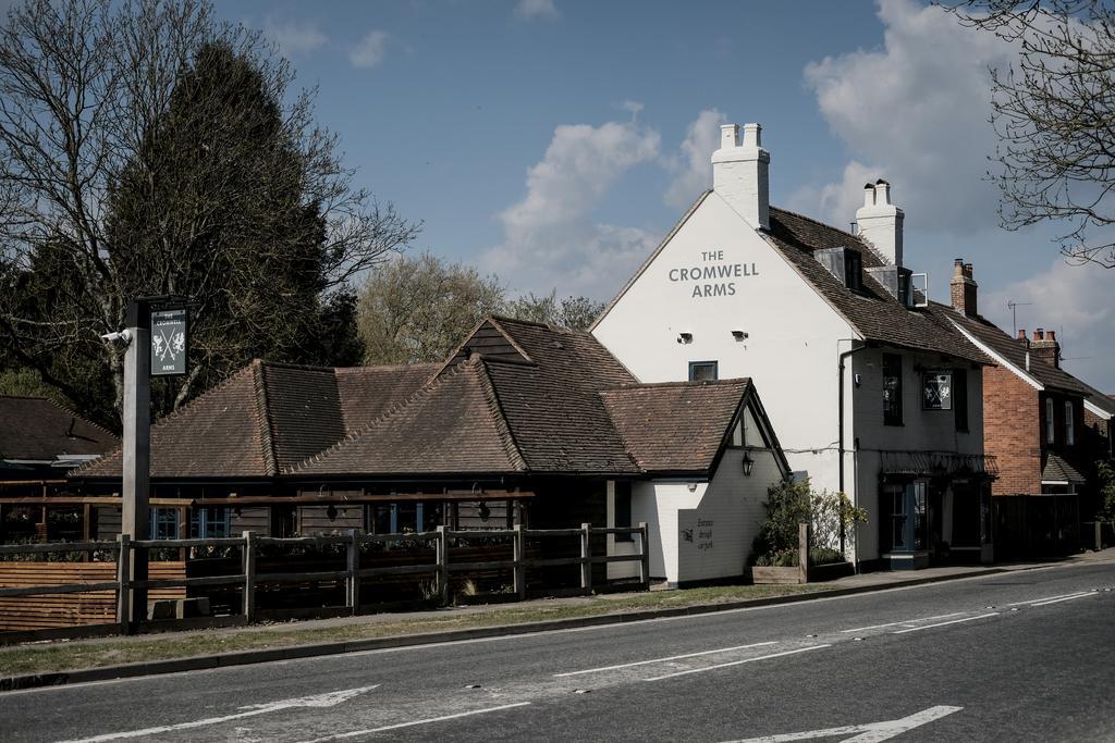 Cromwell Arms Country Pub With Rooms رومسي المظهر الخارجي الصورة