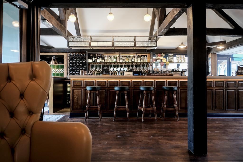 Cromwell Arms Country Pub With Rooms رومسي المظهر الخارجي الصورة