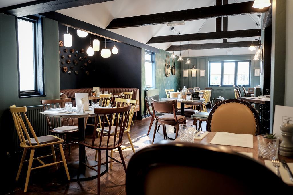 Cromwell Arms Country Pub With Rooms رومسي المظهر الخارجي الصورة