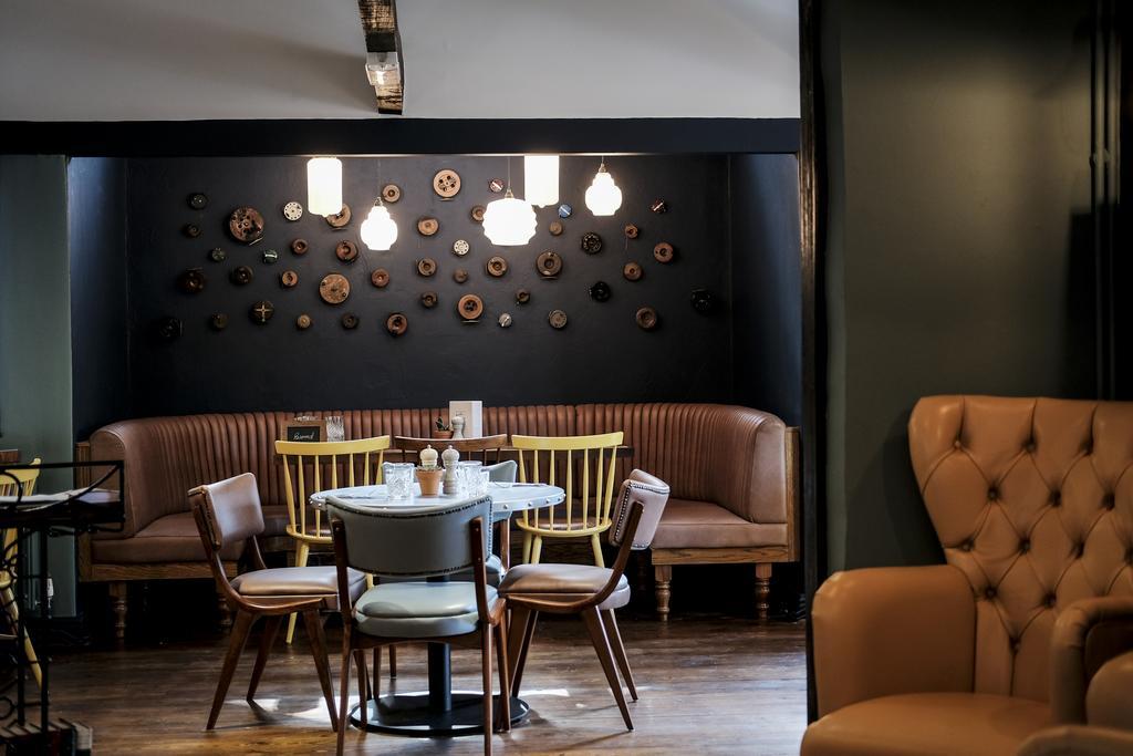 Cromwell Arms Country Pub With Rooms رومسي المظهر الخارجي الصورة