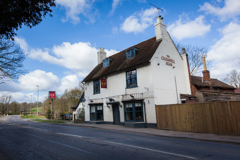 Cromwell Arms Country Pub With Rooms رومسي المظهر الخارجي الصورة