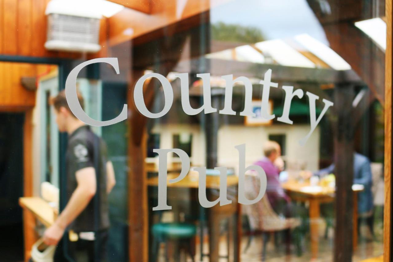 Cromwell Arms Country Pub With Rooms رومسي المظهر الخارجي الصورة