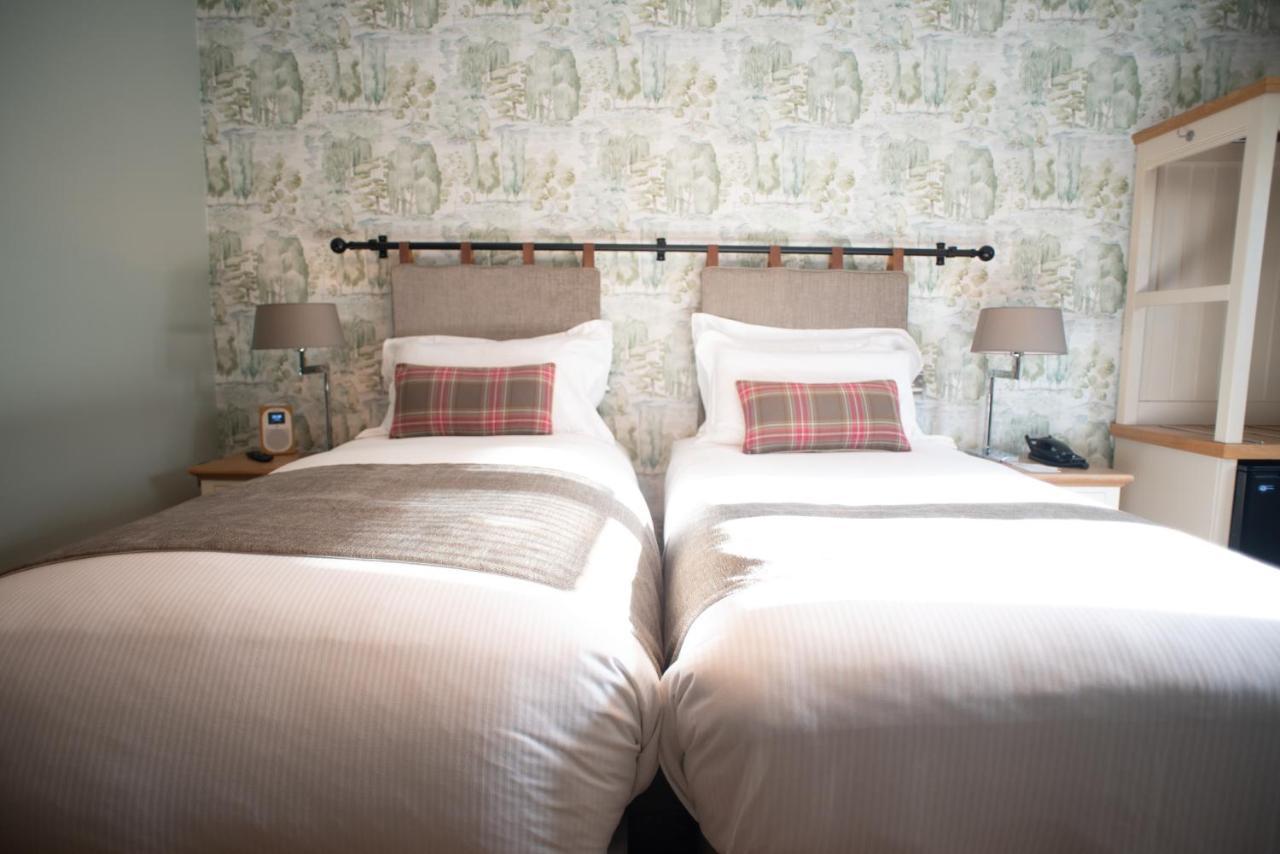 Cromwell Arms Country Pub With Rooms رومسي المظهر الخارجي الصورة