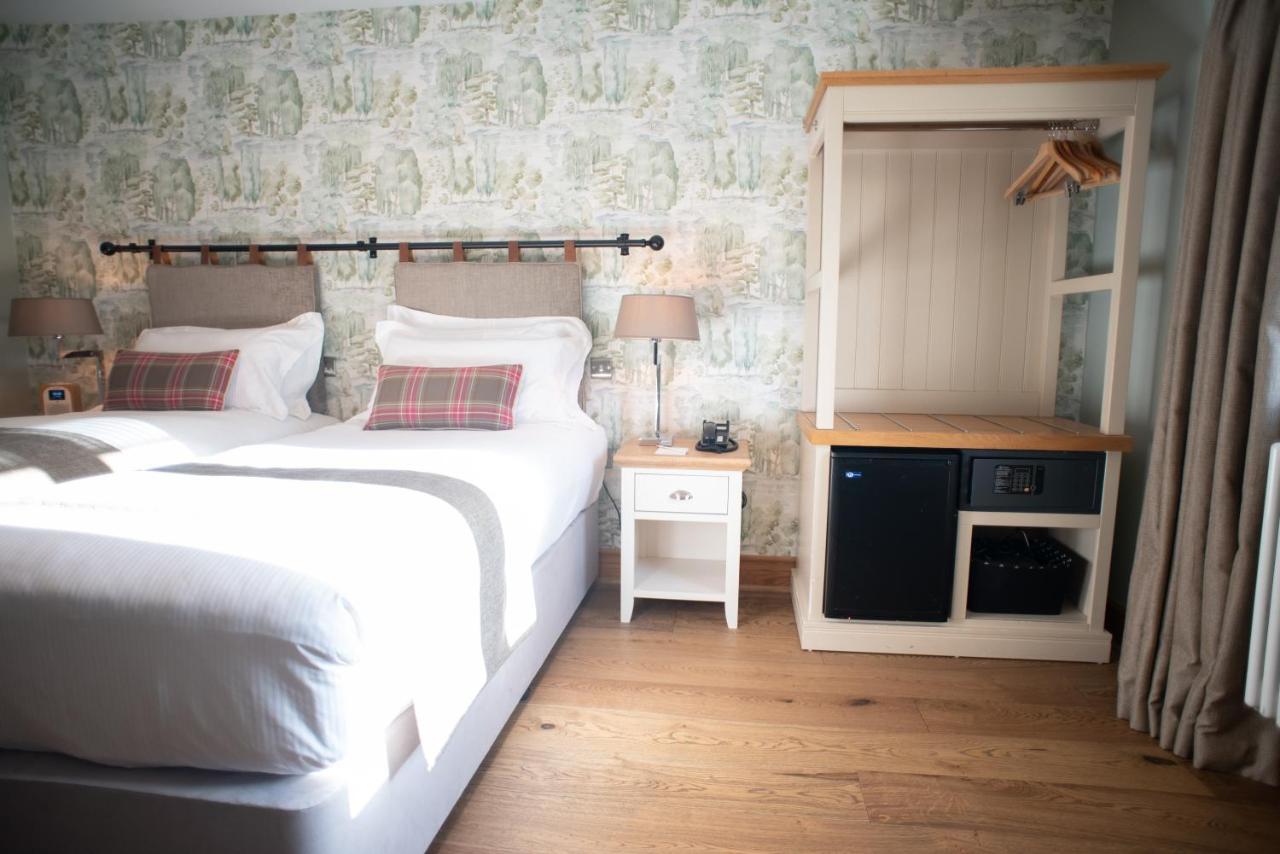 Cromwell Arms Country Pub With Rooms رومسي المظهر الخارجي الصورة