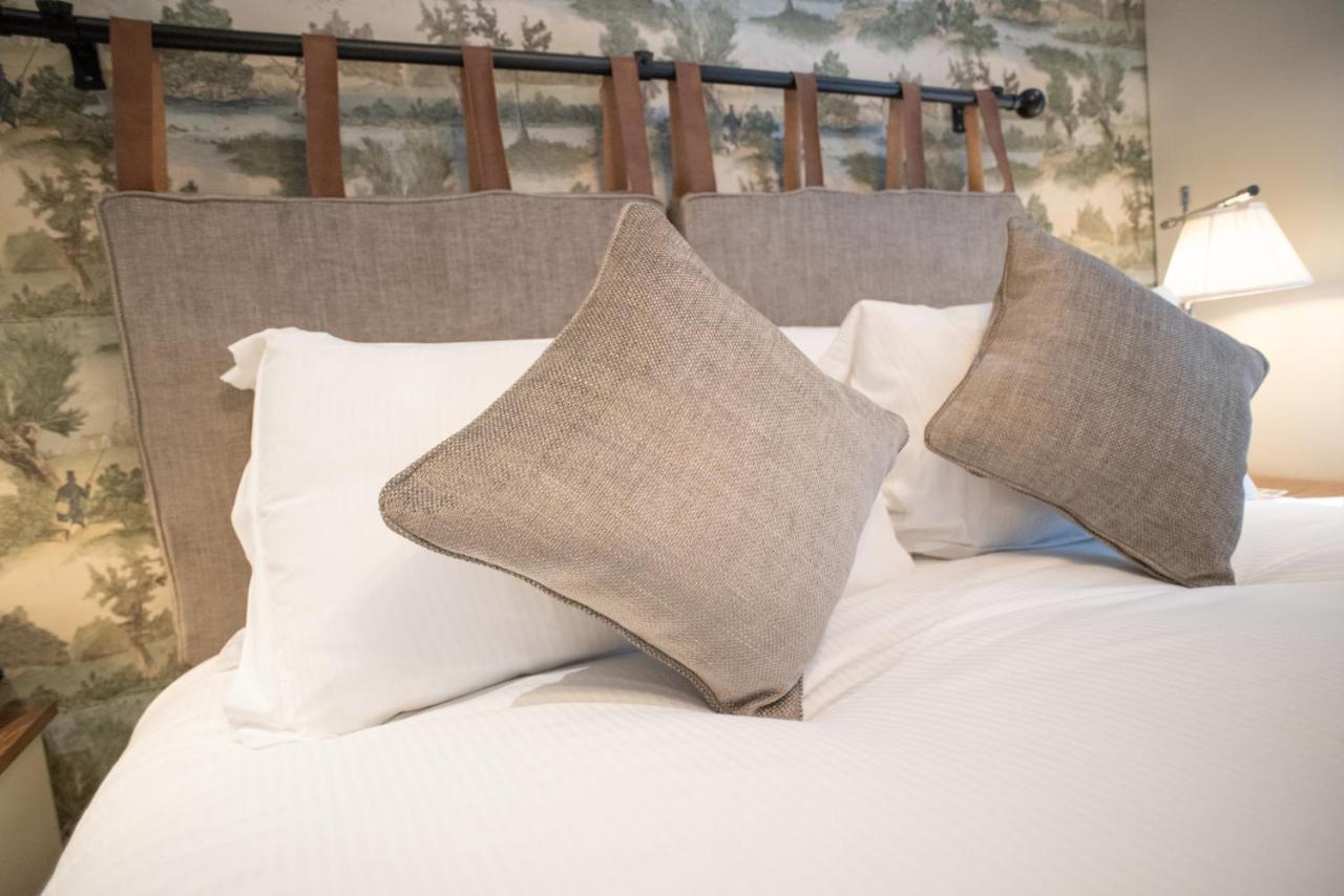 Cromwell Arms Country Pub With Rooms رومسي المظهر الخارجي الصورة