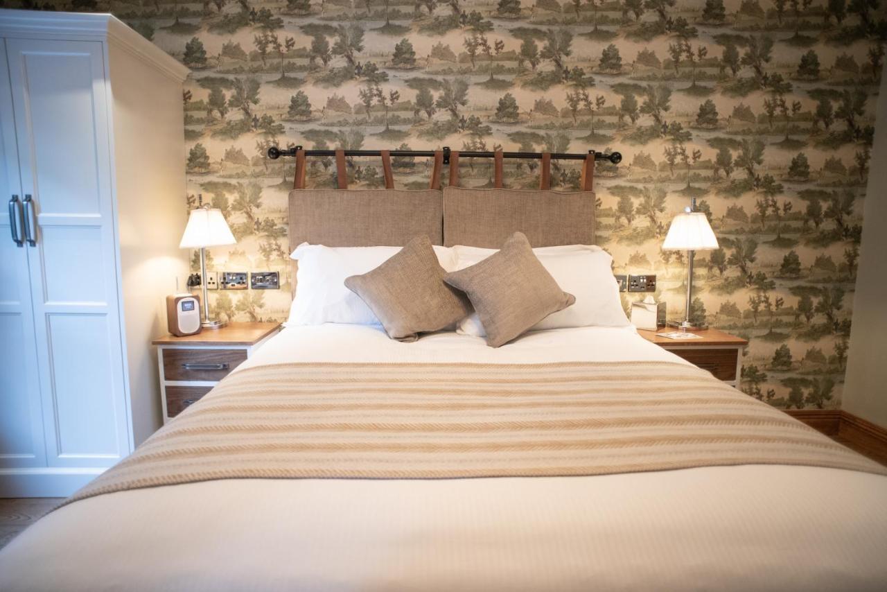 Cromwell Arms Country Pub With Rooms رومسي المظهر الخارجي الصورة
