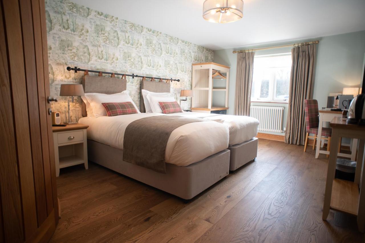 Cromwell Arms Country Pub With Rooms رومسي المظهر الخارجي الصورة