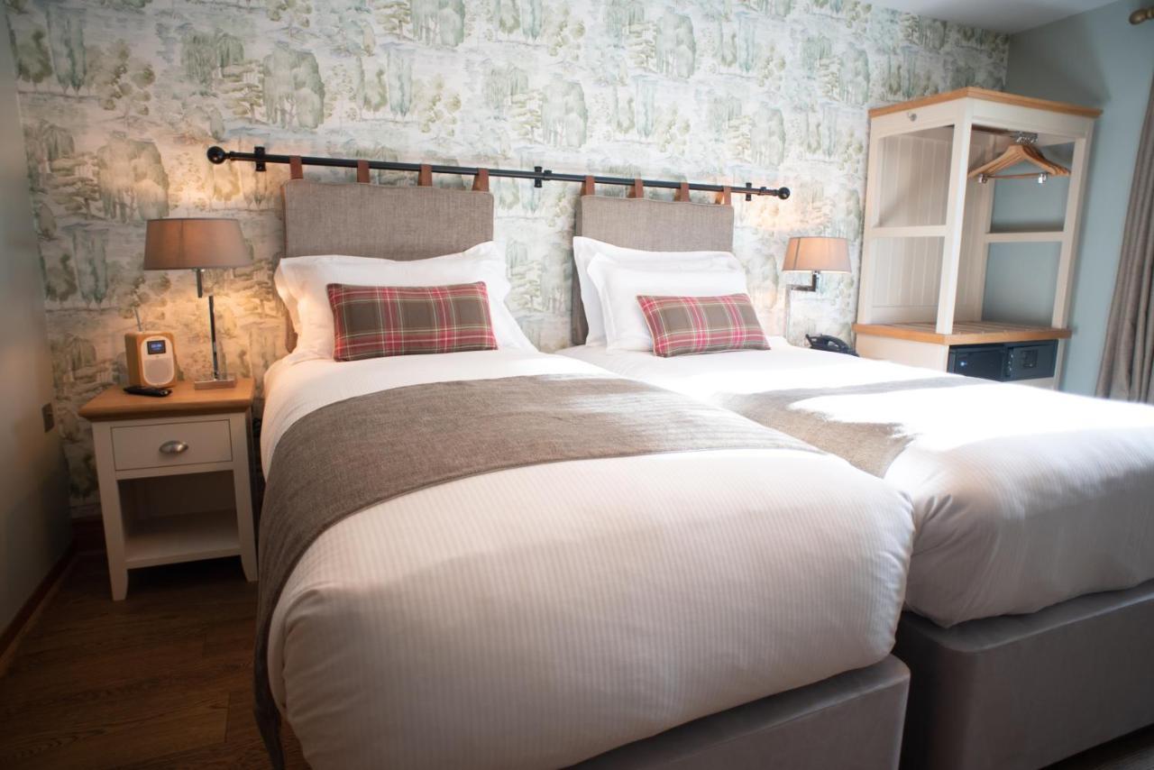 Cromwell Arms Country Pub With Rooms رومسي المظهر الخارجي الصورة