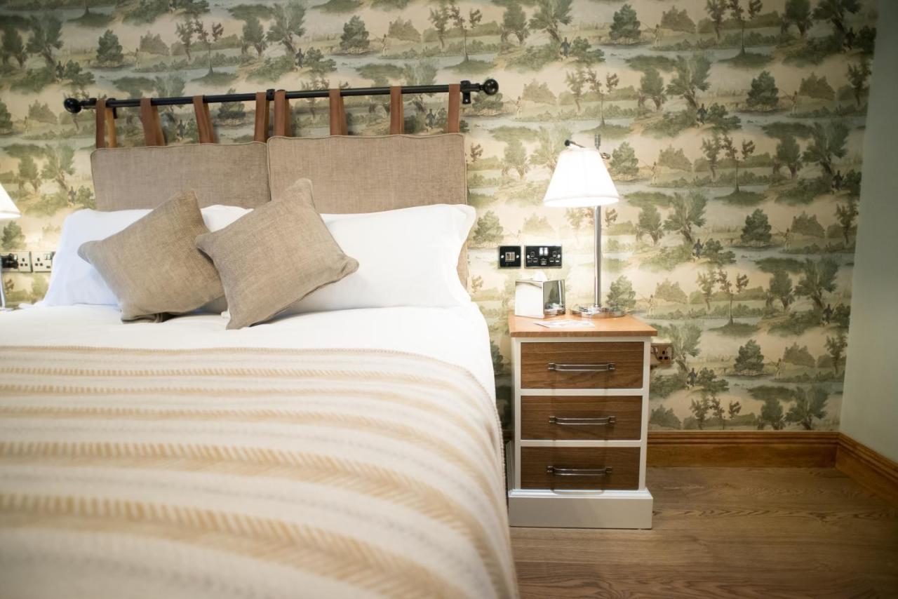 Cromwell Arms Country Pub With Rooms رومسي المظهر الخارجي الصورة
