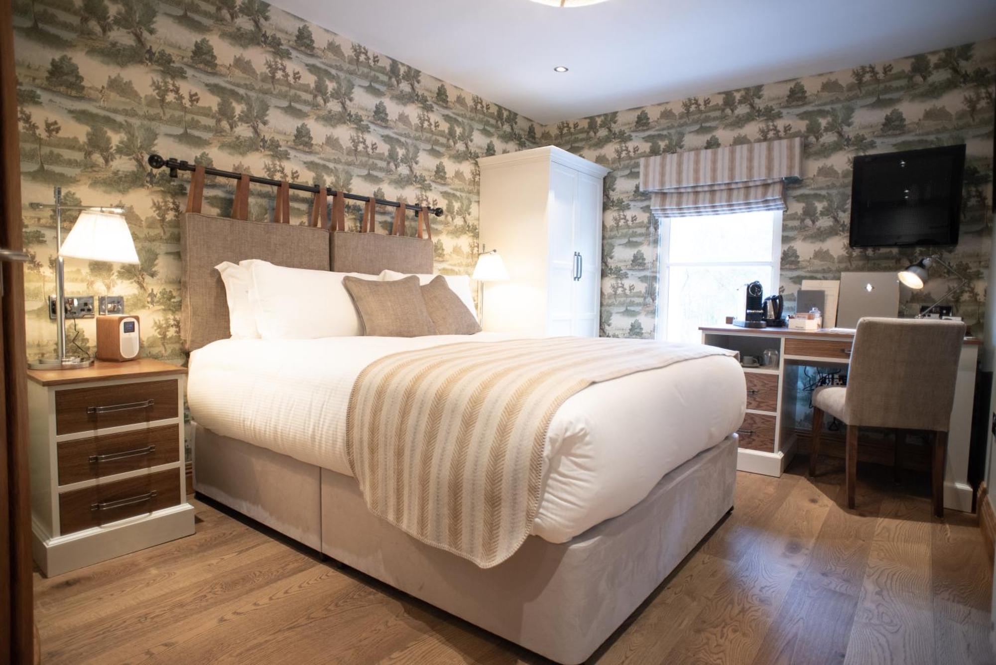 Cromwell Arms Country Pub With Rooms رومسي المظهر الخارجي الصورة